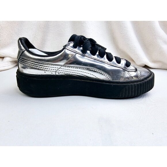 Puma Size 6 Womens Silver patent Leather Low Lace Platform Logo Fashion Sneakers - Picture 1 of 11